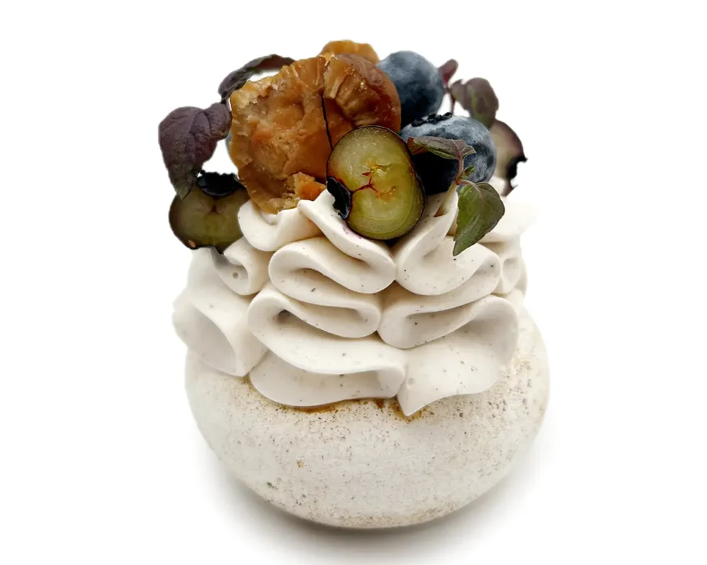 Pavlova à la Salle à Manger Pavlovas Joël Maier à Lyon 7e, photo milieu