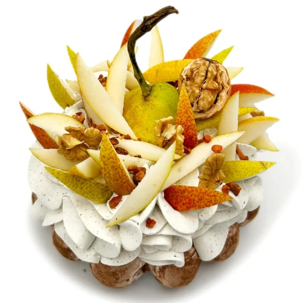 Pavlova Poire – Praliné Noix / Amandes – Vanille, par Pavlovas Joël Maier – Photo N°4