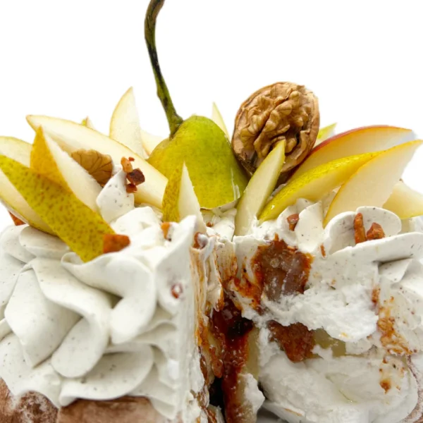 Pavlova Poire – Praliné Noix / Amandes – Vanille, par Pavlovas Joël Maier – Photo N°6